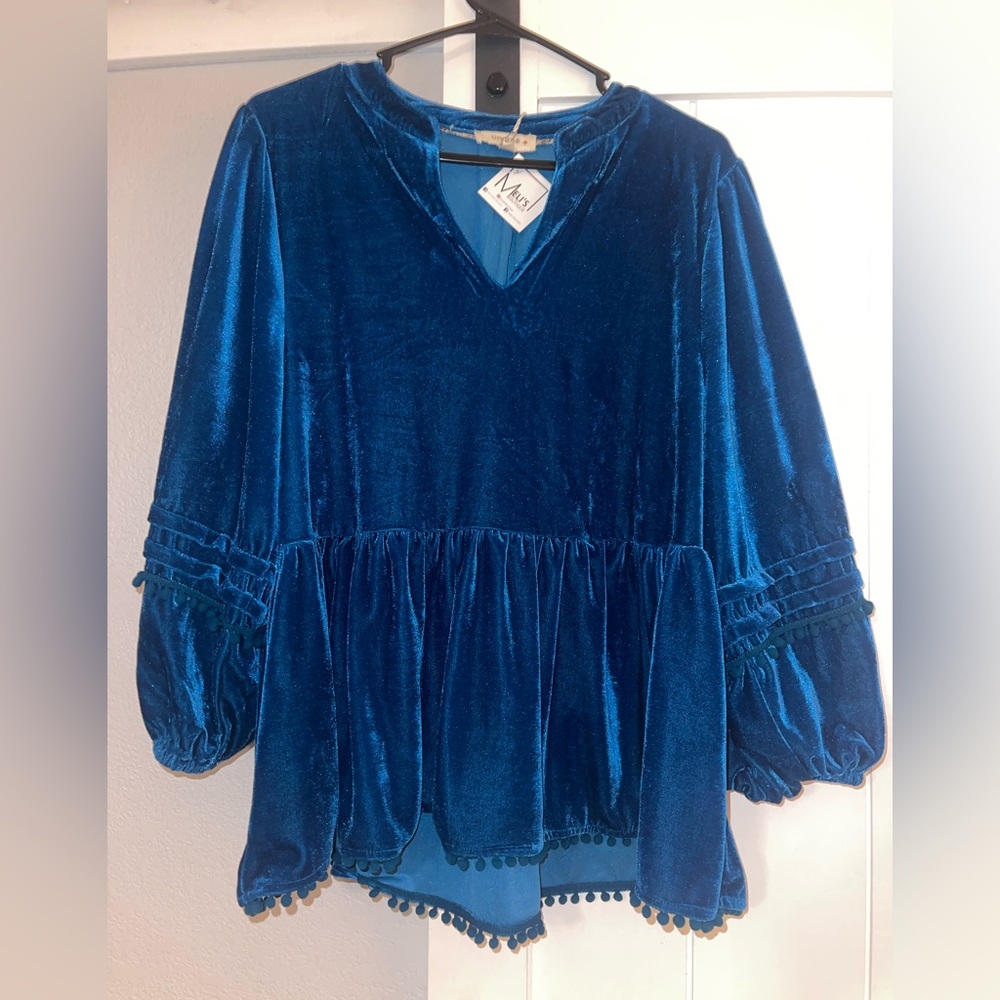 UMGEE velvet blouse NWT